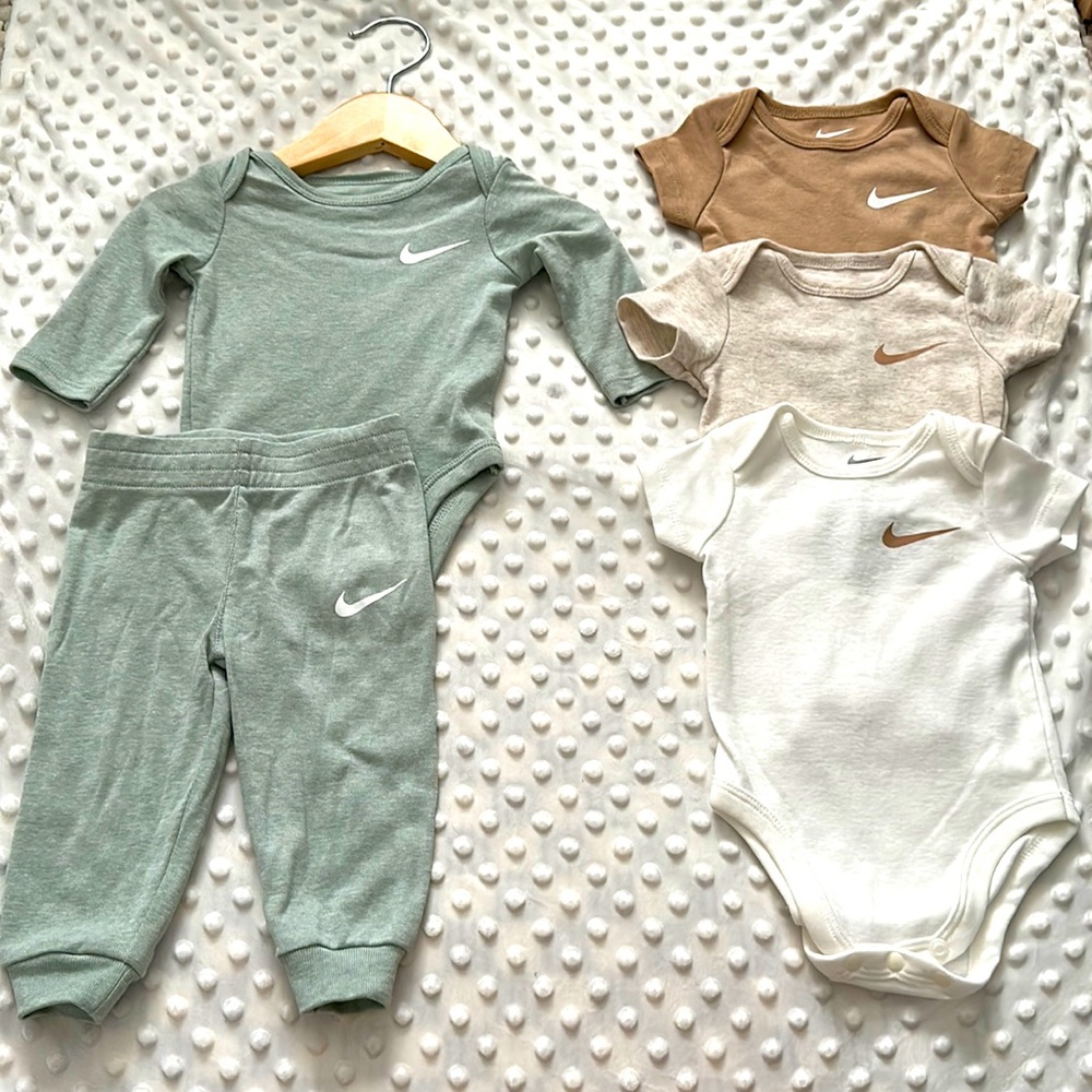 Baby Boy Neutral Nike Bundle (3M)
